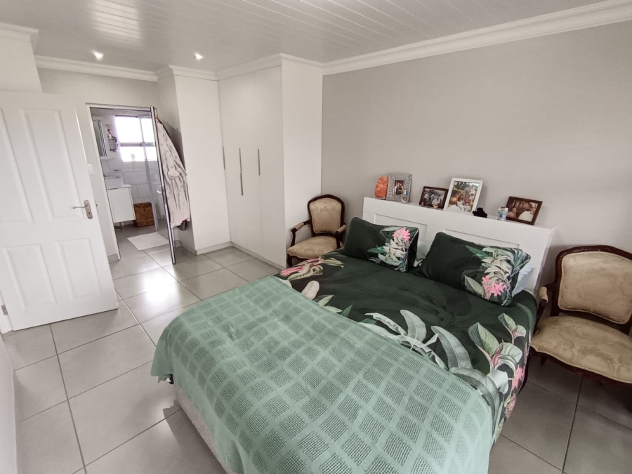 3 Bedroom Property for Sale in Dana Bay Western Cape